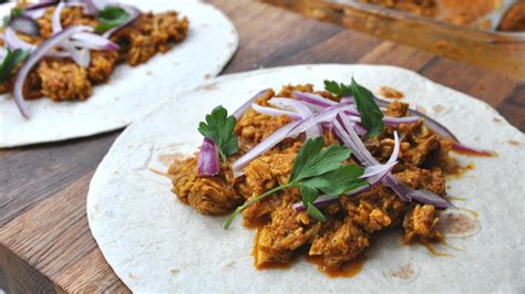  Cochinita Pibil: Acı Şişman Domuz Eti ile Taze Tortilla Sosunuzu Şımartın!