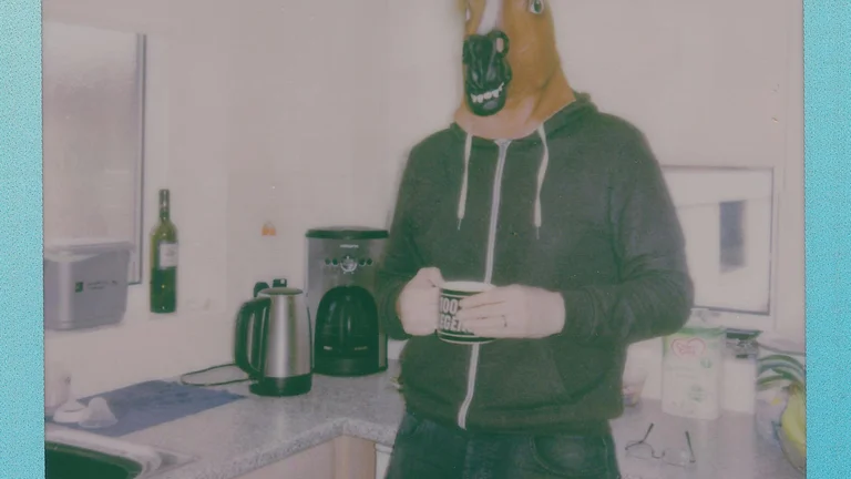 Explorando o Humor Nonsense e Seu Apelo Cult